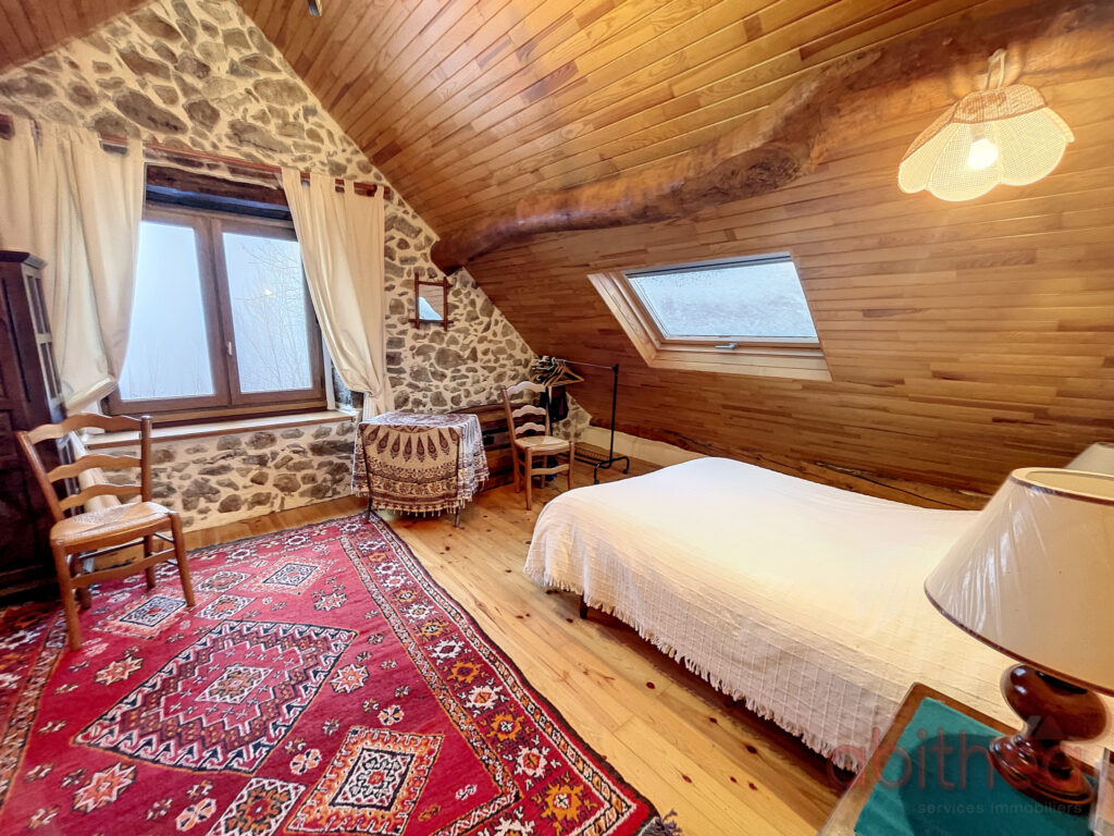 Maison en pierre de 170m2 avec vue  – 6 pièces – 4 chambres – 170 m²