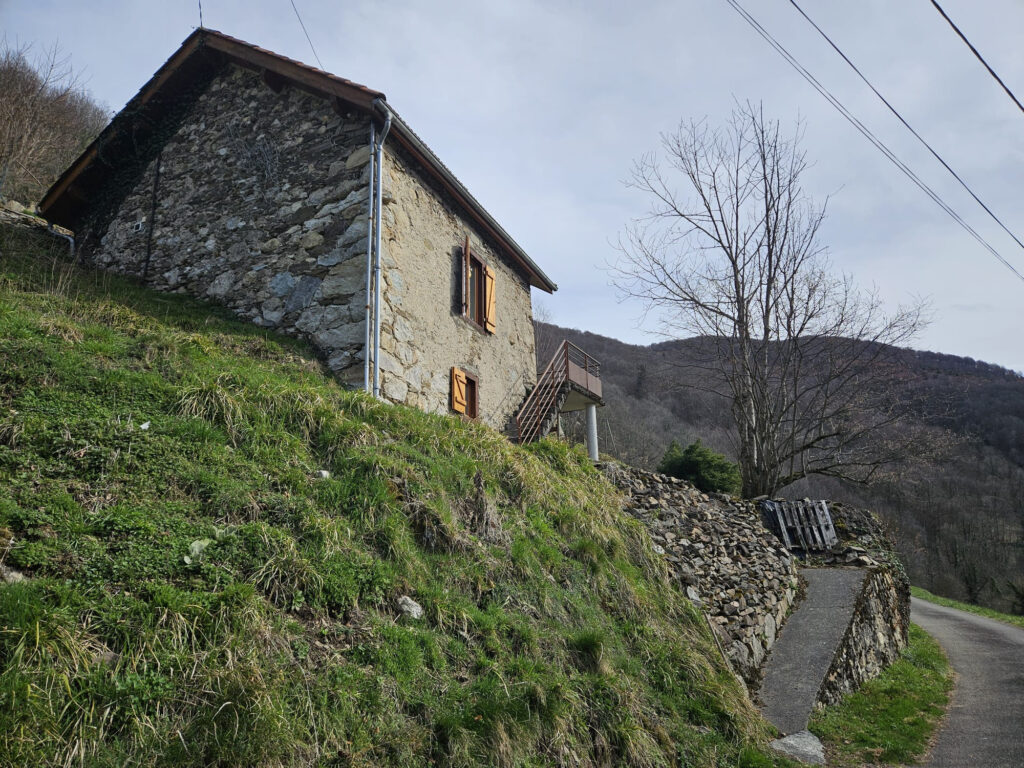 Grange aménagée avec magnifique vue sur la vallée – 3 pièces – 2 chambres – 57 m²