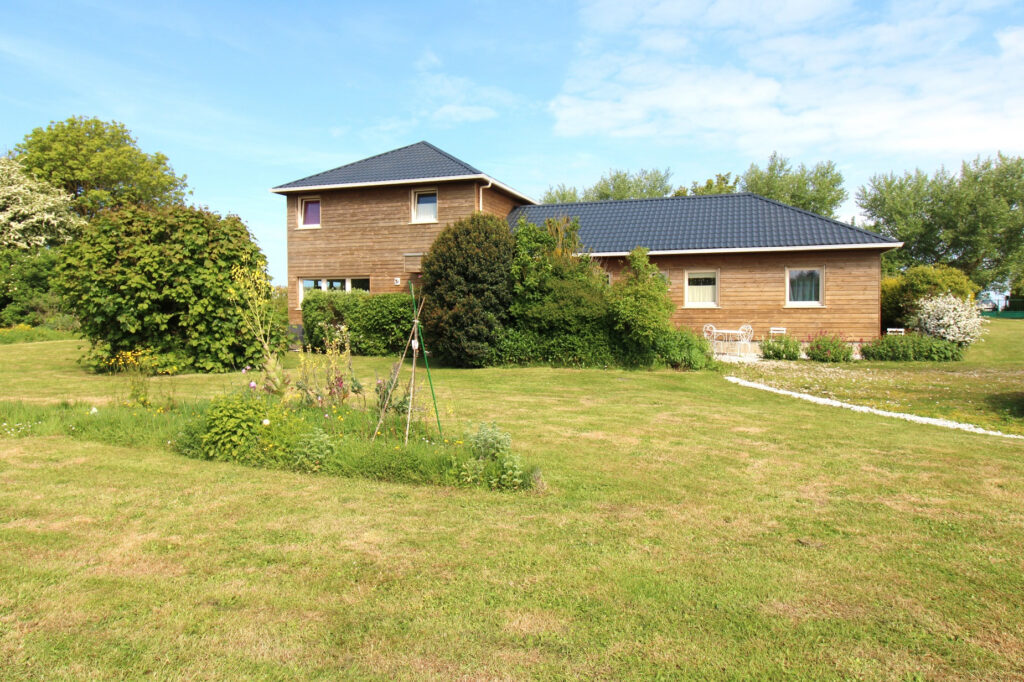 A VENDRE EN EXCLUSIVITE BORD DE MER JOLIE MAISON CONTEMPORAI – 8 pièces – 5 chambres – 218 m²