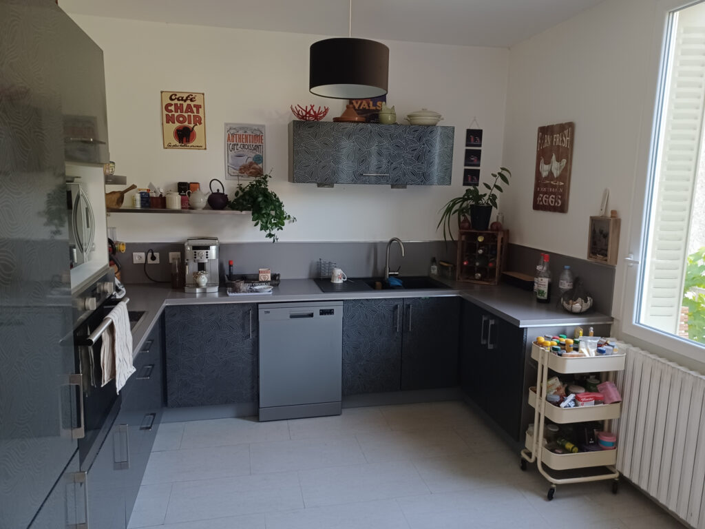 Charmante propriété de 111 m2 rénovée, avec appartement  – 6 pièces – 4 chambres – 111 m²