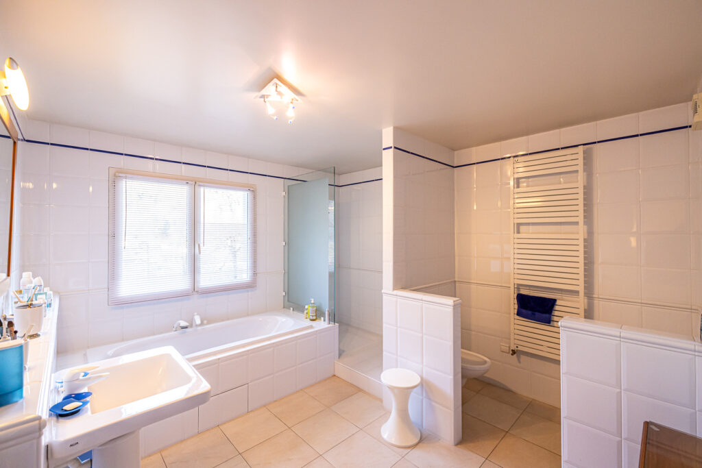 Propriété à la Combe de Lancey – 10 pièces – 7 chambres – 299.45 m²