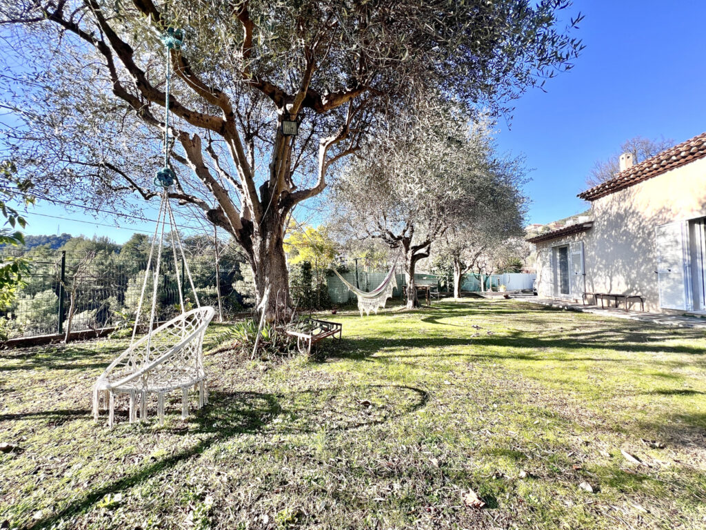 BLAUSASC – VILLA PROVENÇALE – PISCINE – 5 pièces – 3 chambres – 160 m²