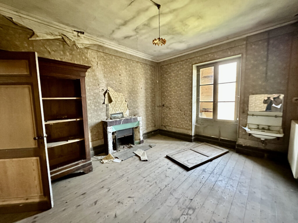 Propriété XIXe à restaurer  – 12 pièces – 6 chambres – 400 m²