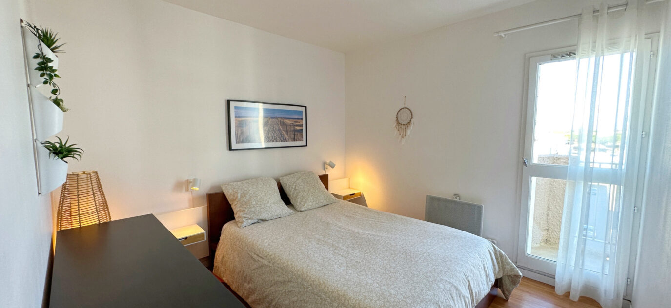 Appartement vue mer avec ascenseur au port de Saint Cyprien. – 3 pièces – 2 chambres – 55 m²