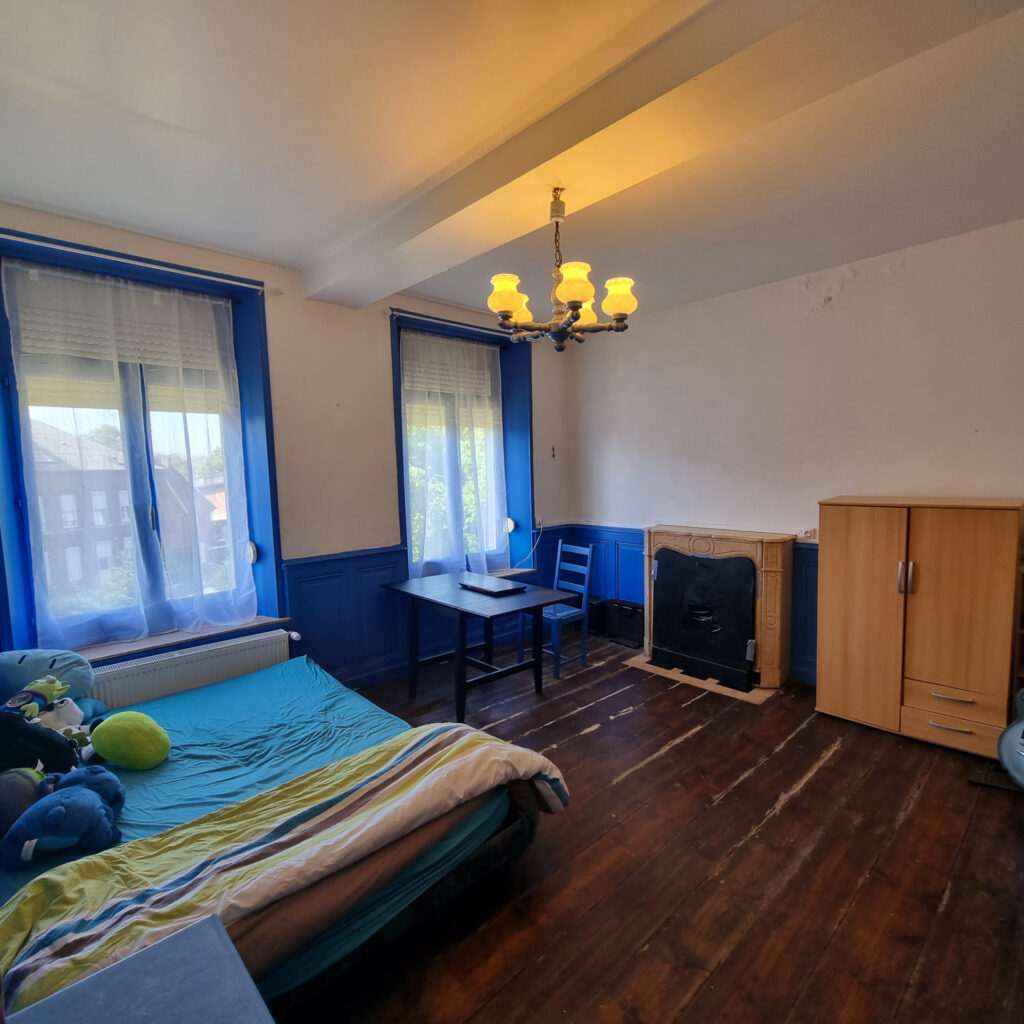 Aisne NORD Authentique maison de maître du 18ème siècle plei – NR pièces – 6 chambres – 325 m²