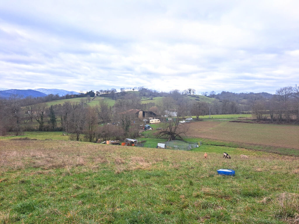 Grand corps de ferme a finir de restaurer  – 4 pièces – 3 chambres – 115 m²