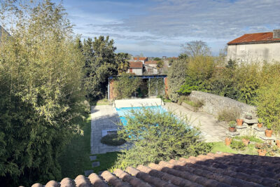NIORT CENTRE SAINTE PEZENNE MAGNIFIQUE MAISON EN PIERRE AVEC – 10 pièces – 7 chambres – 330 m²