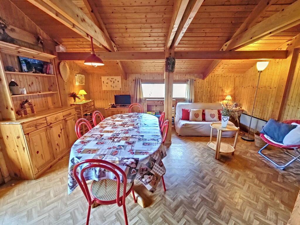 Chalet avec magnifique vue sur la montagne – 4 pièces – 3 chambres – 60 m²