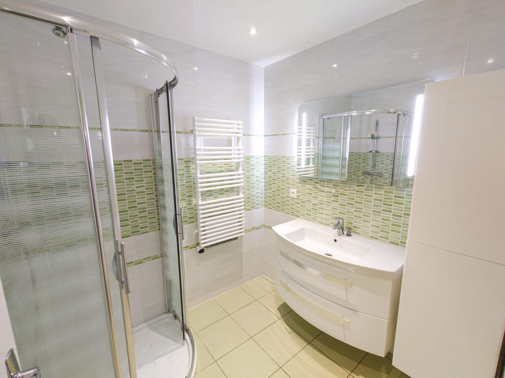 Maison dans un magnifique village des Pyrénées  – 6 pièces – 4 chambres – 132 m²