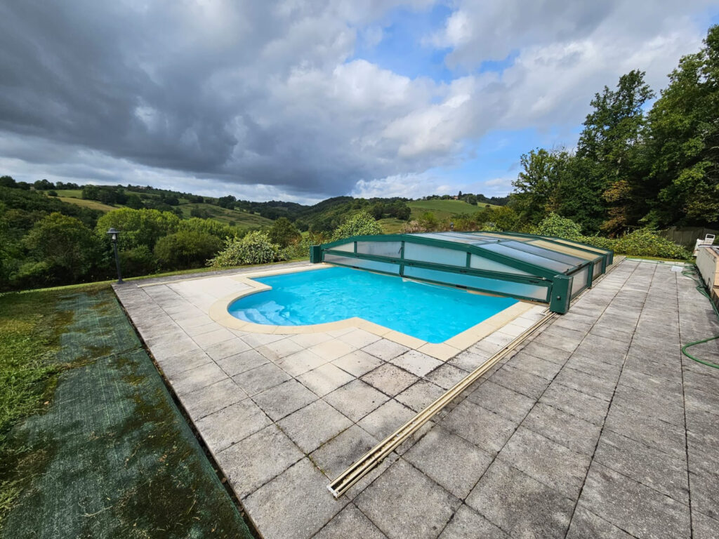 Maison 5 Pièces 171m2 Piscine Couverte – 5 pièces – 4 chambres – 171.29 m²