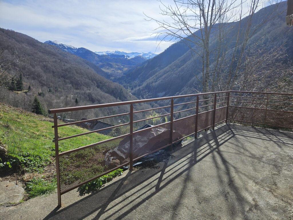 Grange aménagée avec magnifique vue sur la vallée – 3 pièces – 2 chambres – 57 m²