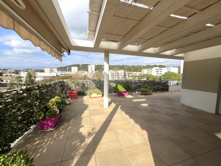 3/4P TOIT TERRASSE VUE PANORAMIQUE – 3 pièces – 2 chambres – 72.8 m²