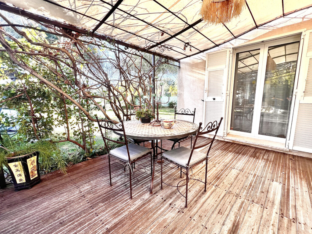 BLAUSASC – VILLA PROVENÇALE – PISCINE – 5 pièces – 3 chambres – 160 m²