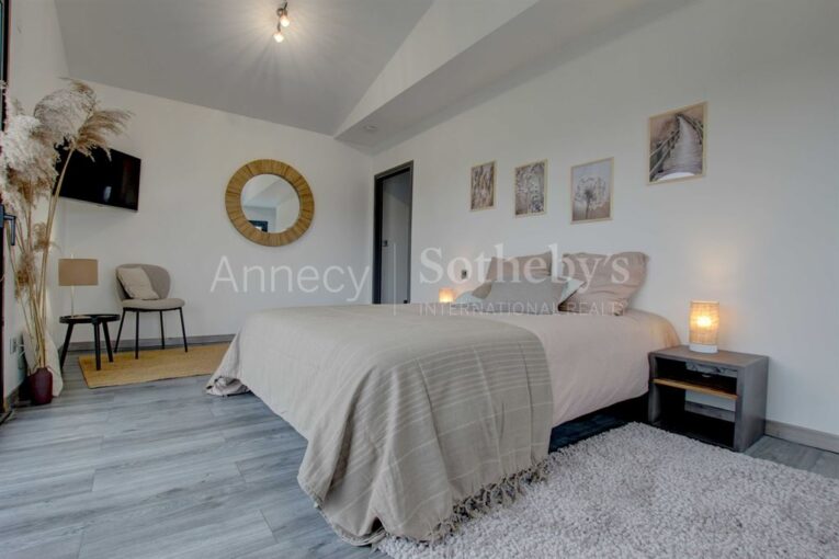 Maison contemporaine proche Annecy – 7 pièces – 5 chambres – 8 voyageurs – 230 m²