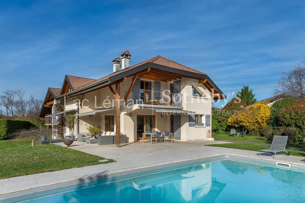 BELLE VILLA PROCHE FRONTIÈRE – 8 pièces – 4 chambres – 2 voyageurs – 223 m²