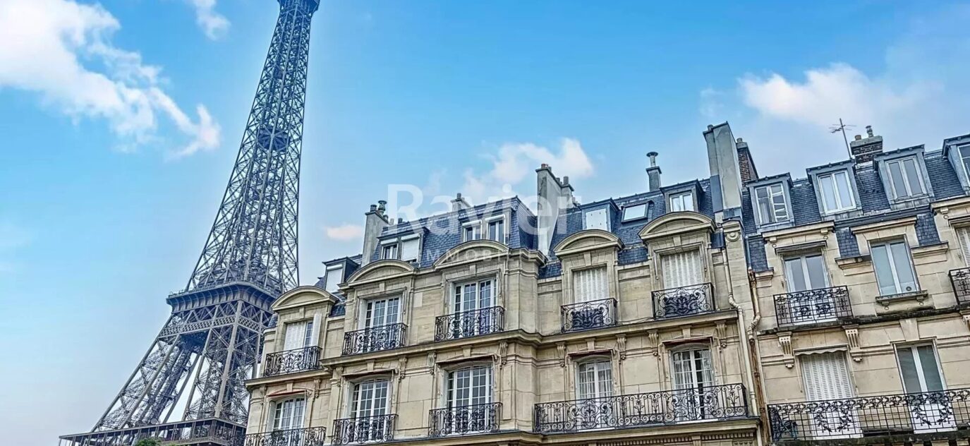 Rue Du Maréchal Harispe – Vue Tour Eiffel – 8 pièces – 5 chambres – 8 voyageurs – 308.13 m²