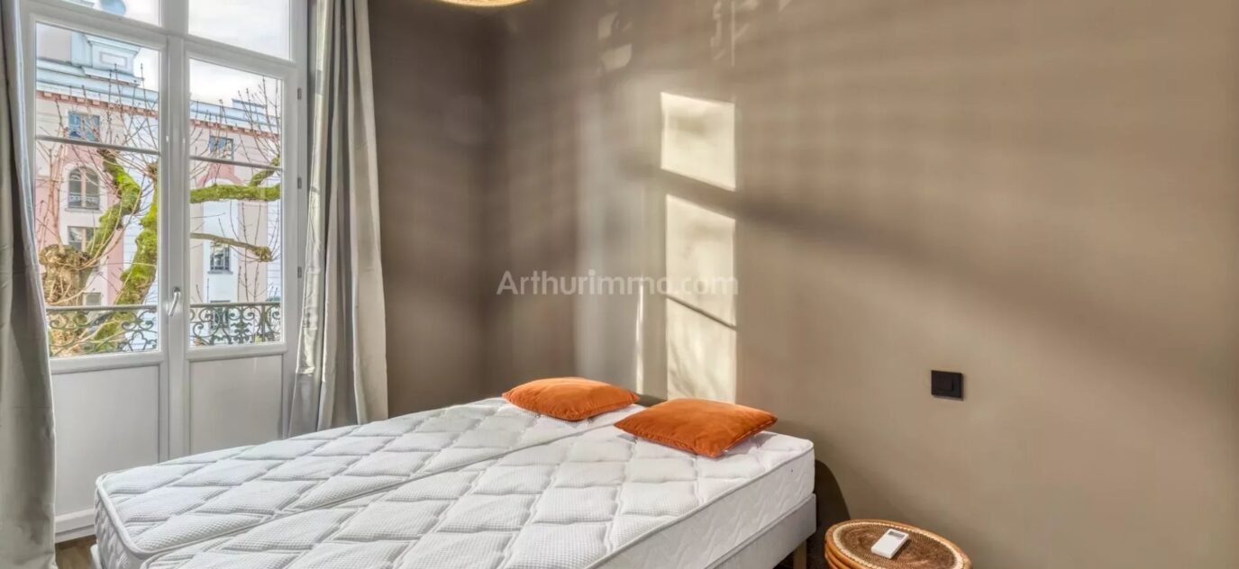 Somptueux appartement T3 meublé et refait à neuf au cœur du centre-ville – 3 pièces – NR chambres – 8 voyageurs – 55 m²