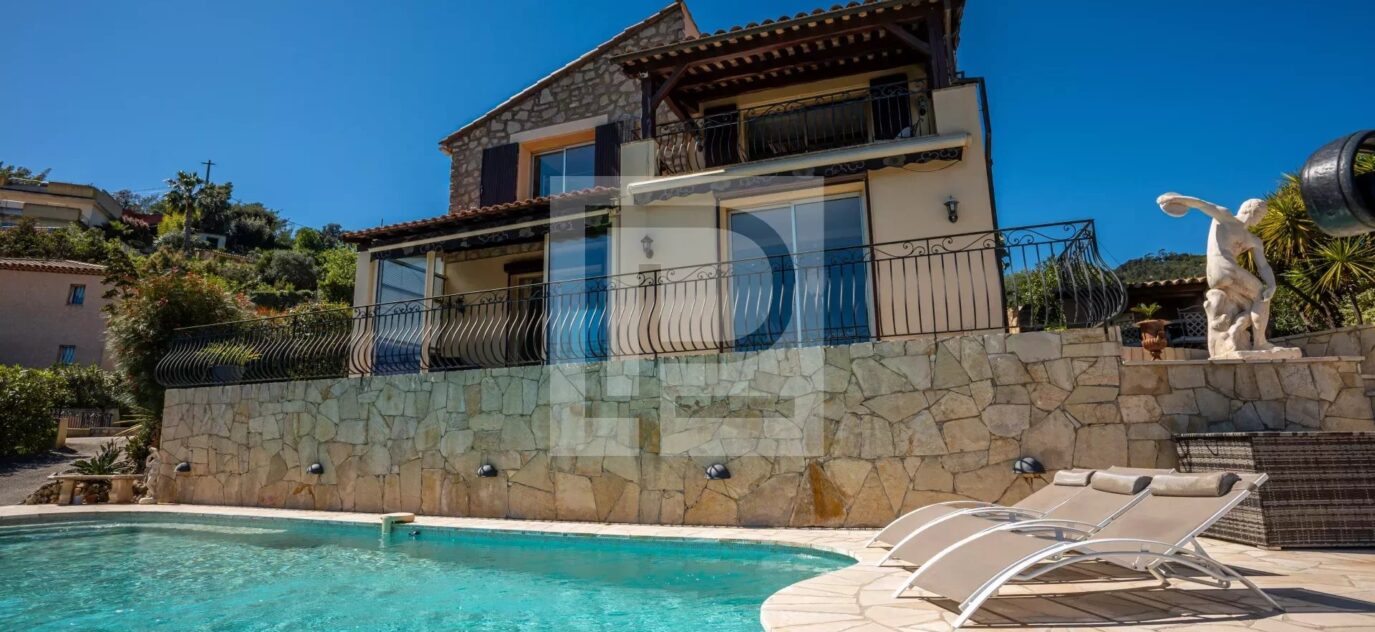 Villa de charme proche du bord de mer – 5 pièces – 3 chambres – 140 m²