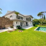 Proche mandelieu la Napoule – Villa moderne avec piscine – 5 pièces – 4 chambres – 8 voyageurs – 220 m²