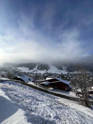 Superbe terrain constructible avec permis de construire purgé de tout recours dans le quartier le plus recherché de Morzine – NR pièces – NR chambres – 10 voyageurs – 557 m²