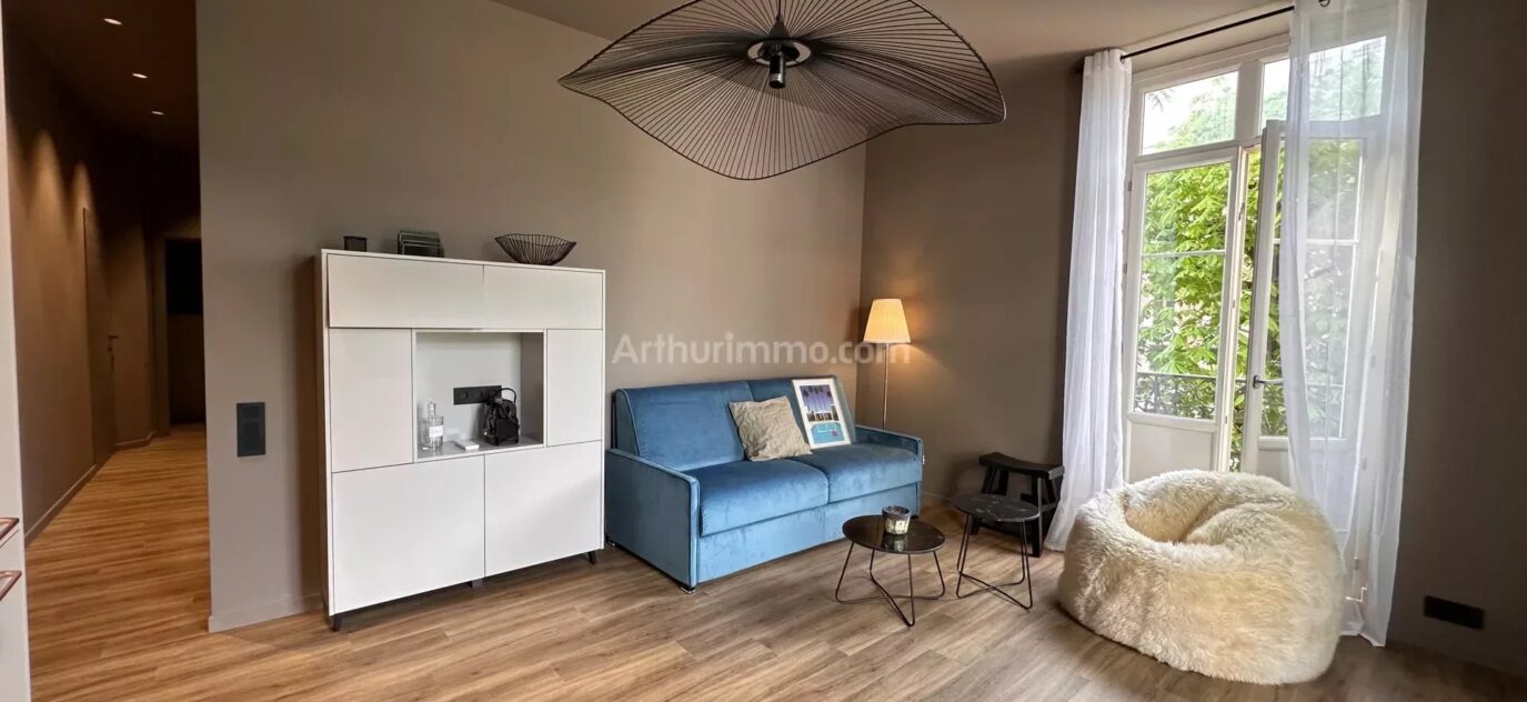 Somptueux appartement T3 meublé et refait à neuf au cœur du centre-ville – 3 pièces – NR chambres – 8 voyageurs – 55 m²