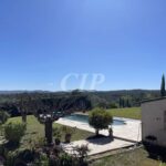 15 mn AIX SUD BASTIDE DE CHARME 210 M2 – 7 pièces – NR chambres – 2 voyageurs – 210 m²