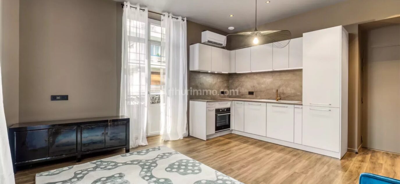 Somptueux appartement T3 meublé et refait à neuf au cœur du centre-ville – 3 pièces – NR chambres – 8 voyageurs – 55 m²