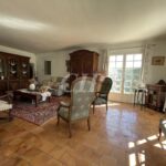 15 mn AIX SUD BASTIDE DE CHARME 210 M2 – 7 pièces – NR chambres – 2 voyageurs – 210 m²