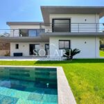 Proche mandelieu la Napoule – Villa moderne avec piscine – 5 pièces – 4 chambres – 8 voyageurs – 220 m²