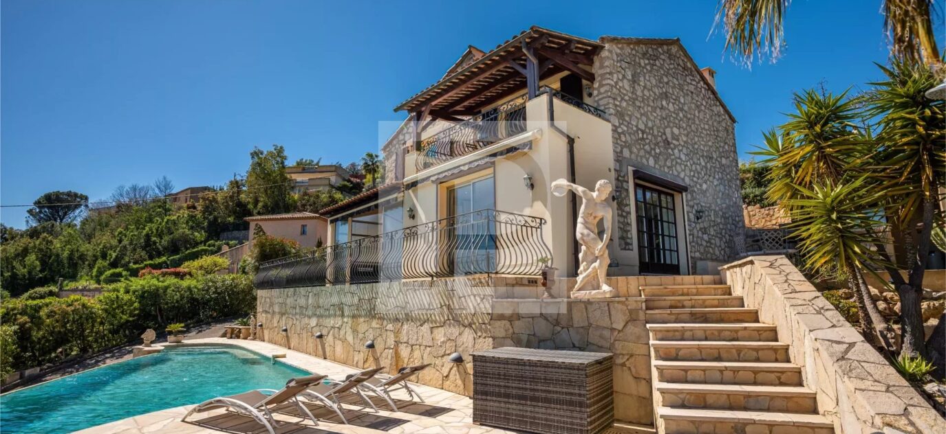 Villa de charme proche du bord de mer – 5 pièces – 3 chambres – 140 m²