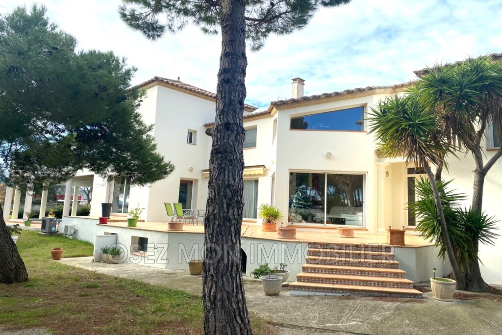 vente villa 9 Pièce(s) – 9 pièces – 6 chambres – 340.00 m²