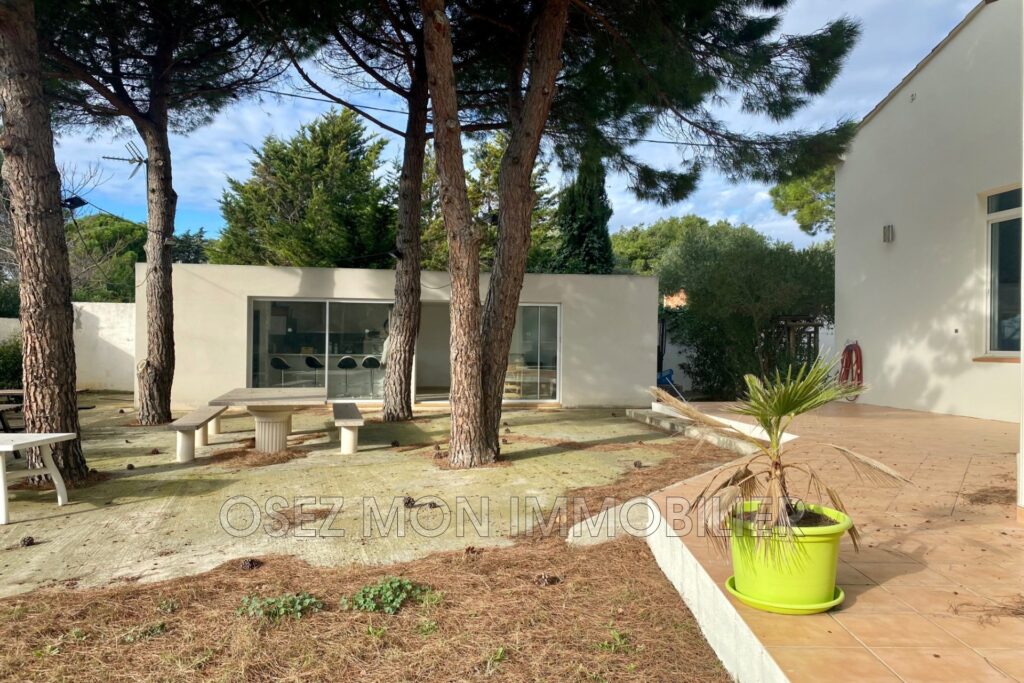 vente villa 9 Pièce(s) – 9 pièces – 6 chambres – 340.00 m²