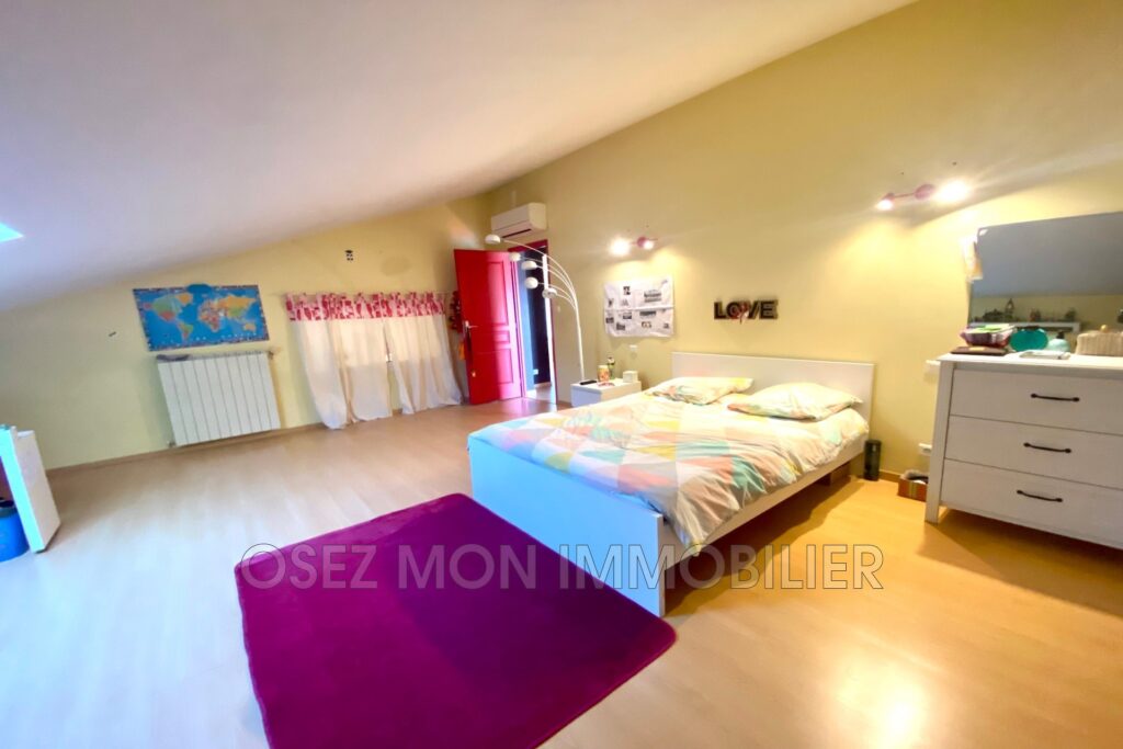 vente villa 9 Pièce(s) – 9 pièces – 6 chambres – 340.00 m²