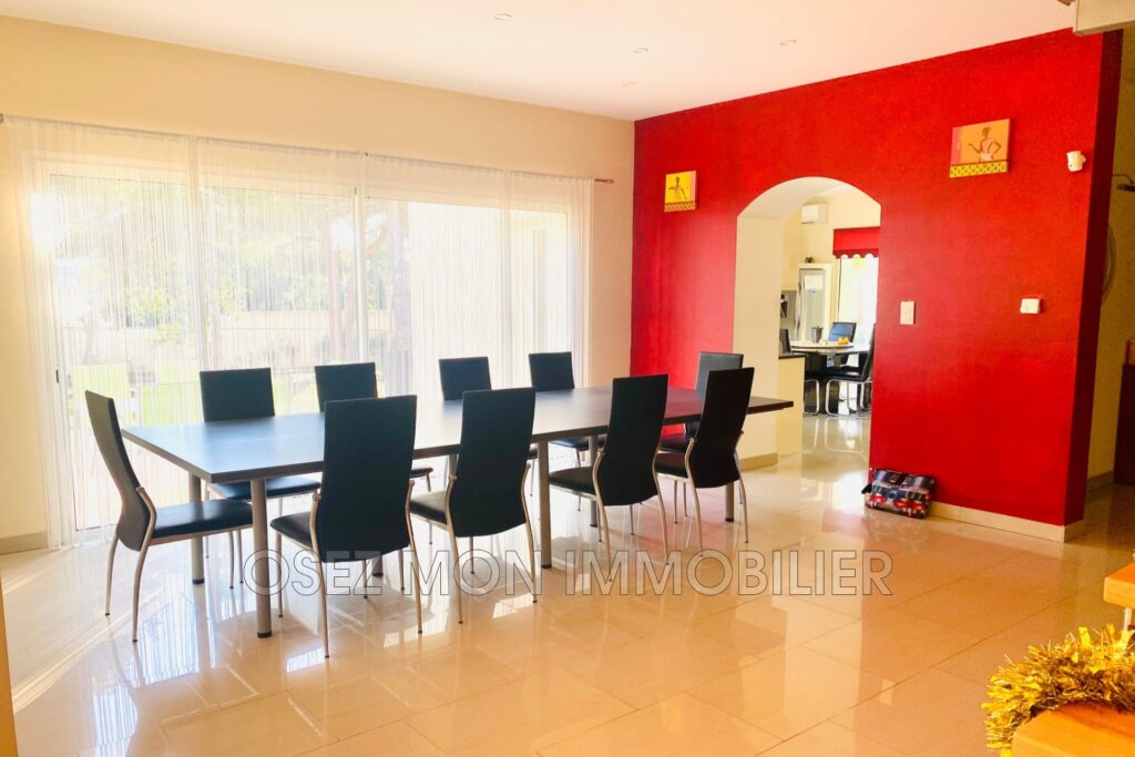 vente villa 9 Pièce(s) – 9 pièces – 6 chambres – 340.00 m²