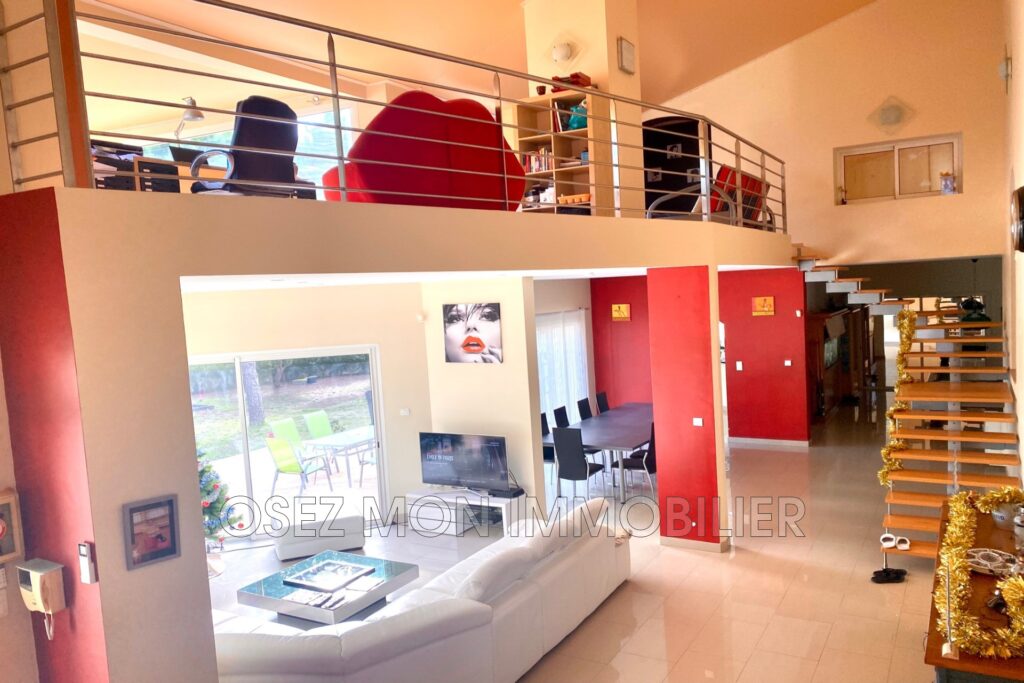 vente villa 9 Pièce(s) – 9 pièces – 6 chambres – 340.00 m²