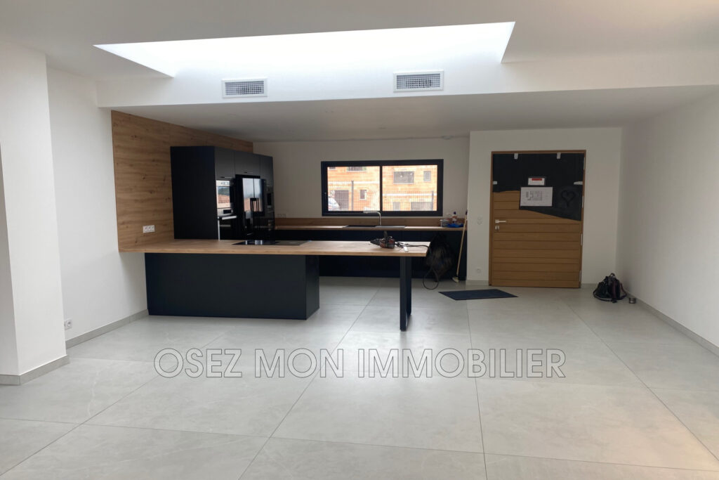 vente maison contemporaine 5 Pièce(s) – 5 pièces – 4 chambres – 140.00 m²