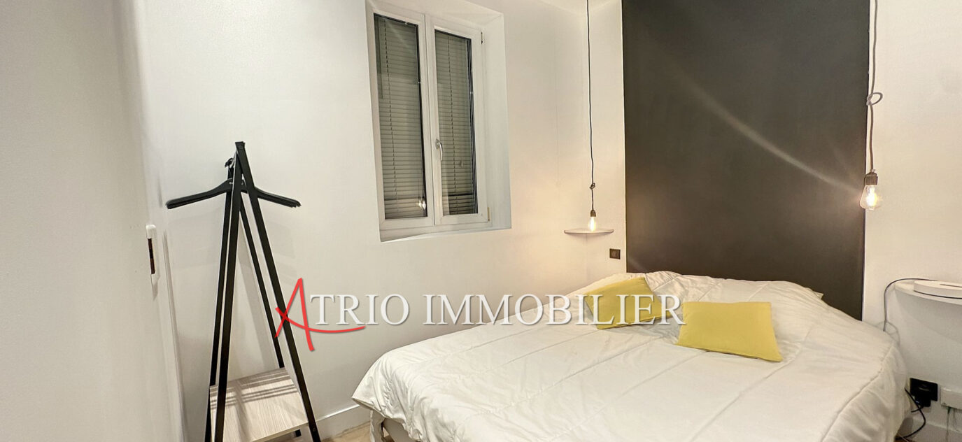 Situé en plein c½ur du vieux Nice,   Exceptionnel luxueux  app – 3 pièces – 2 chambres – 58.00 m²