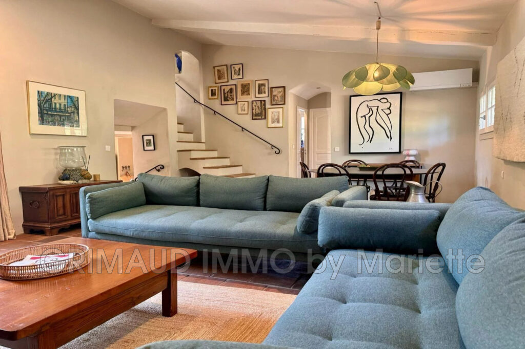 belle maison sur 9057m² de terrain avec piscine et 3 chambres – 5 pièces – 3 chambres – 132.46 m²