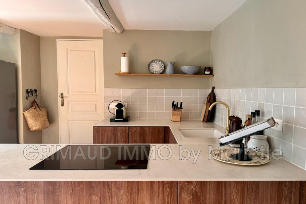 belle maison sur 9057m² de terrain avec piscine et 3 chambres – 5 pièces – 3 chambres – 132.46 m²