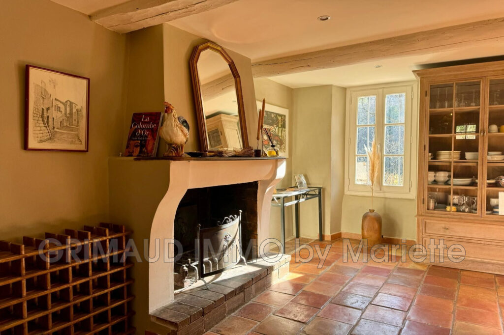 belle maison sur 9057m² de terrain avec piscine et 3 chambres – 5 pièces – 3 chambres – 132.46 m²