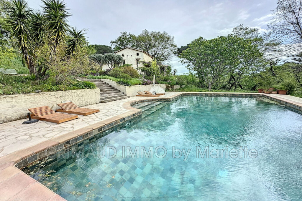 belle maison sur 9057m² de terrain avec piscine et 3 chambres – 5 pièces – 3 chambres – 132.46 m²