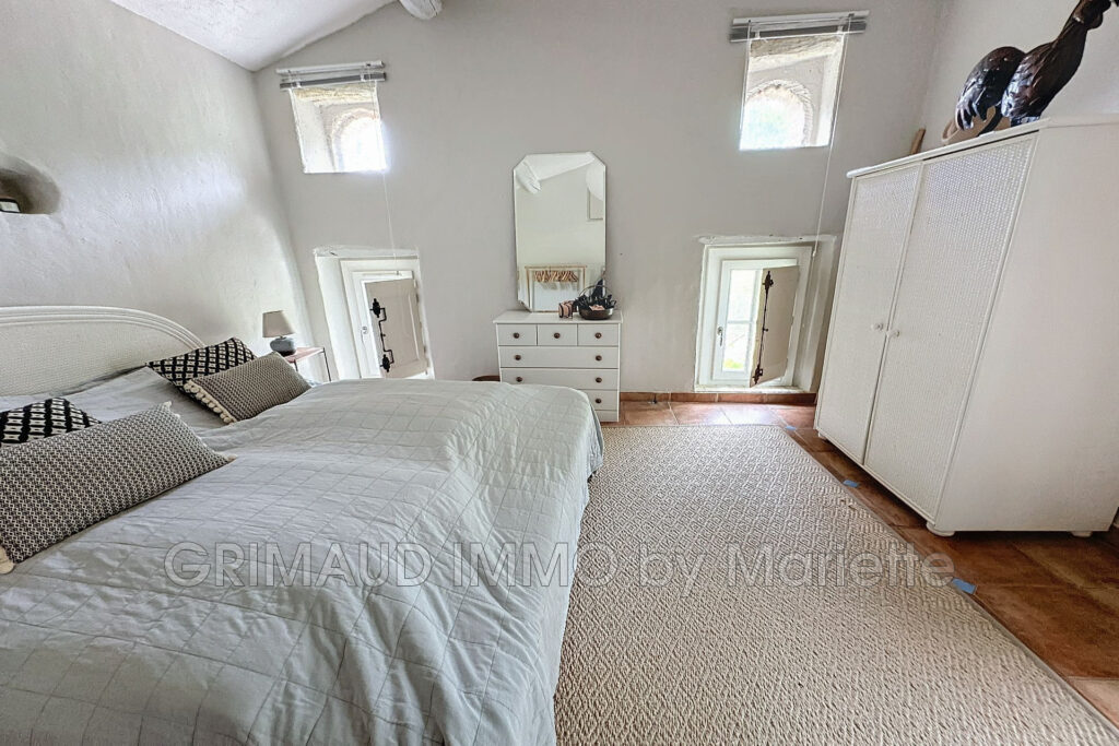 belle maison sur 9057m² de terrain avec piscine et 3 chambres – 5 pièces – 3 chambres – 132.46 m²