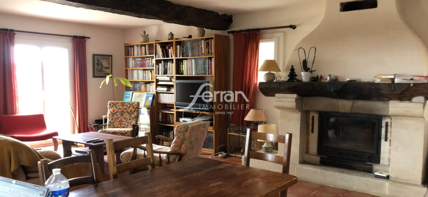 A vendre à Draguignan maison, belle vue, beaux volumes, 2 gara – 5 pièces – 4 chambres – 154.00 m²