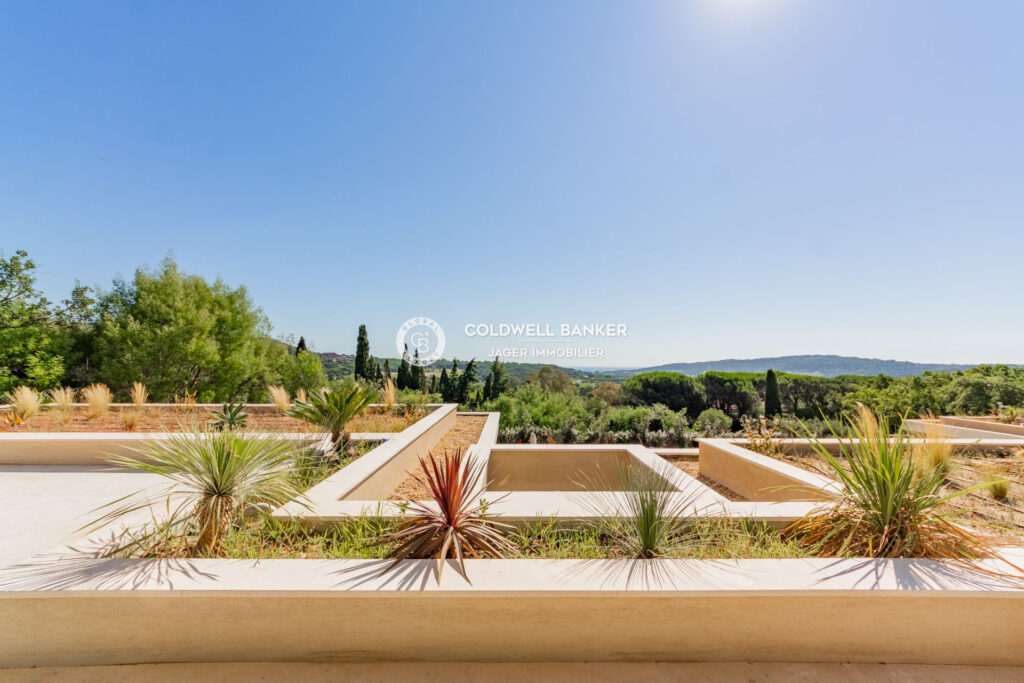 Somptueuse Villa contemporaine neuve 552m2 – Golfe de Saint-Tr – 10 pièces – 6 chambres – 552.00 m²