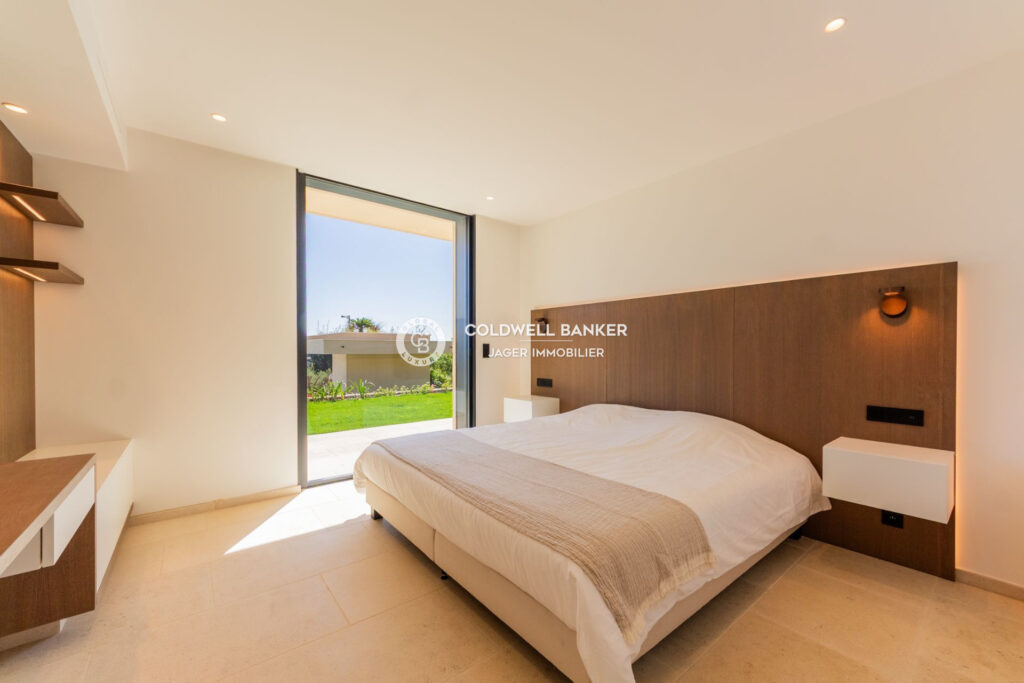 Somptueuse Villa contemporaine neuve 552m2 – Golfe de Saint-Tr – 10 pièces – 6 chambres – 552.00 m²