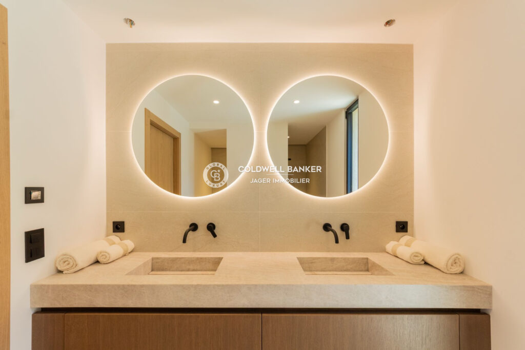 Somptueuse Villa contemporaine neuve 552m2 – Golfe de Saint-Tr – 10 pièces – 6 chambres – 552.00 m²