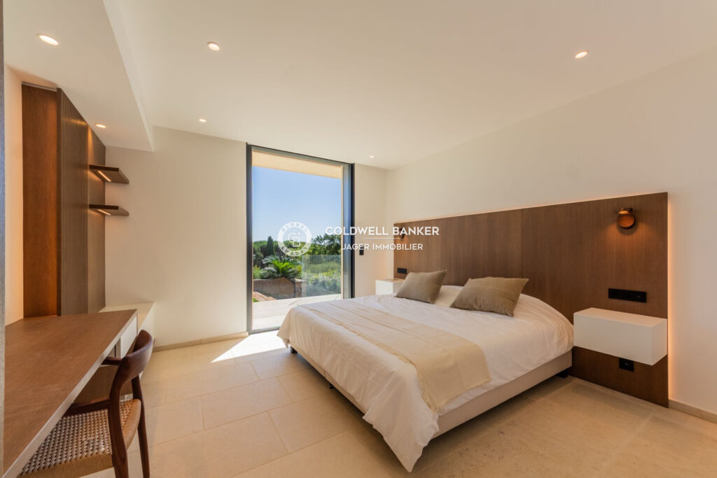 Somptueuse Villa contemporaine neuve 552m2 – Golfe de Saint-Tr – 10 pièces – 6 chambres – 552.00 m²