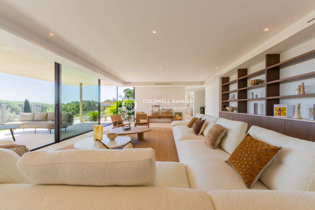 Somptueuse Villa contemporaine neuve 552m2 – Golfe de Saint-Tr – 10 pièces – 6 chambres – 552.00 m²