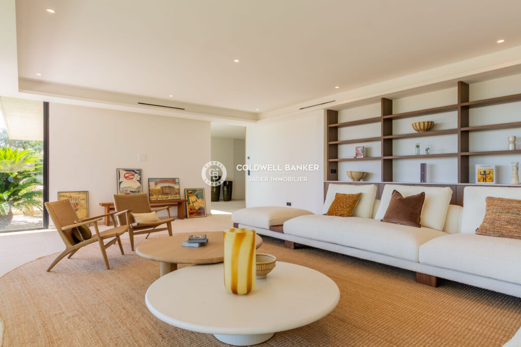 Somptueuse Villa contemporaine neuve 552m2 – Golfe de Saint-Tr – 10 pièces – 6 chambres – 552.00 m²