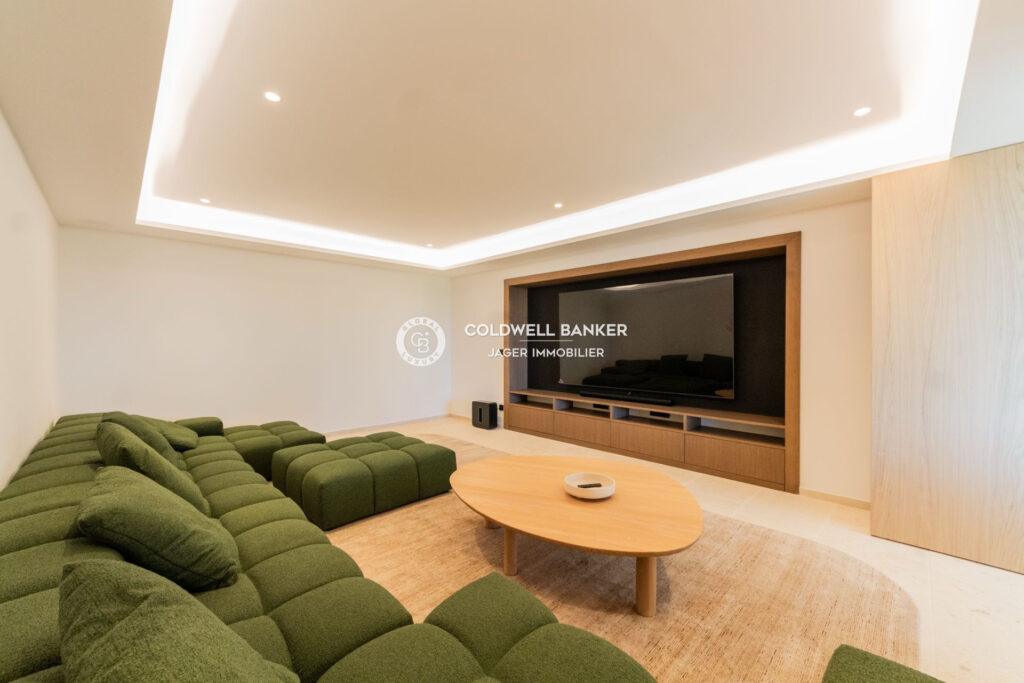 Somptueuse Villa contemporaine neuve 552m2 – Golfe de Saint-Tr – 10 pièces – 6 chambres – 552.00 m²